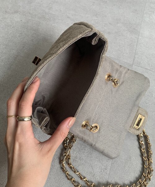 DouDou（ドゥドゥ）の「キルティングスウェードショルダー（ショルダーバッグ・レディース・グレー/キャメル・FREE）」の11枚目の写真