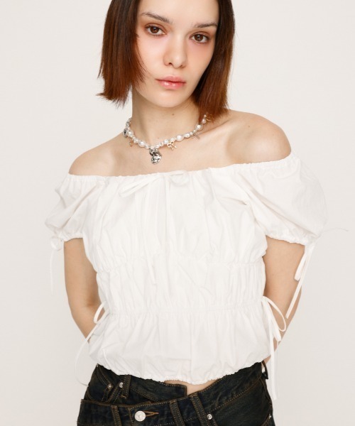 SLY（スライ）の「GATHER RIBBON BL ギャザー リボン ブラウス 半袖 夏服（シャツ/ブラウス・レディース・オフホワイト/ブラック/ライトブルー・FREE）」の2枚目の写真