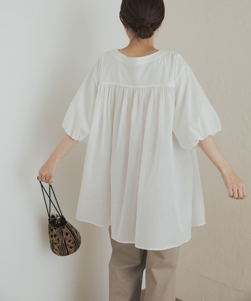 URBAN RESEARCH DOORS（アーバンリサーチドアーズ）の「コットンボイルVネックチュニック（チュニック・レディース・ブラック/オフホワイト・MEDIUM）」の20枚目の写真