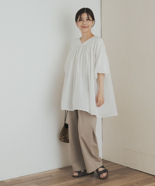 URBAN RESEARCH DOORS（アーバンリサーチドアーズ）の「コットンボイルVネックチュニック（チュニック・レディース・ブラック/オフホワイト・MEDIUM）」の17枚目の写真