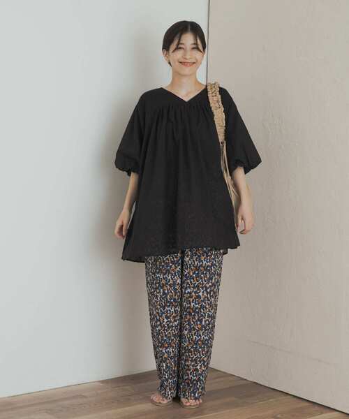 URBAN RESEARCH DOORS（アーバンリサーチドアーズ）の「コットンボイルVネックチュニック（チュニック・レディース・ブラック/オフホワイト・MEDIUM）」の12枚目の写真