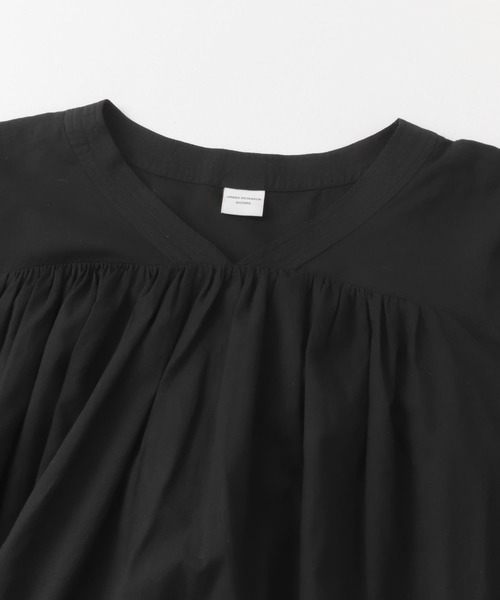 URBAN RESEARCH DOORS（アーバンリサーチドアーズ）の「コットンボイルVネックチュニック（チュニック・レディース・ブラック/オフホワイト・MEDIUM）」の8枚目の写真