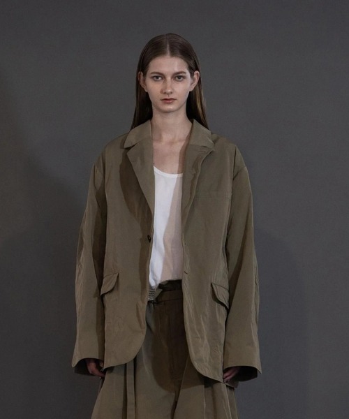 my beautiful landlet(マイビューティフルランドレット)の「【my beautiful landlet】 POLYESTER YARN DYED GABARDINE JACKET(テーラードジャケット・メンズ・ネイビー/ブラック/カーキ・0/1)」の2枚目の写真
