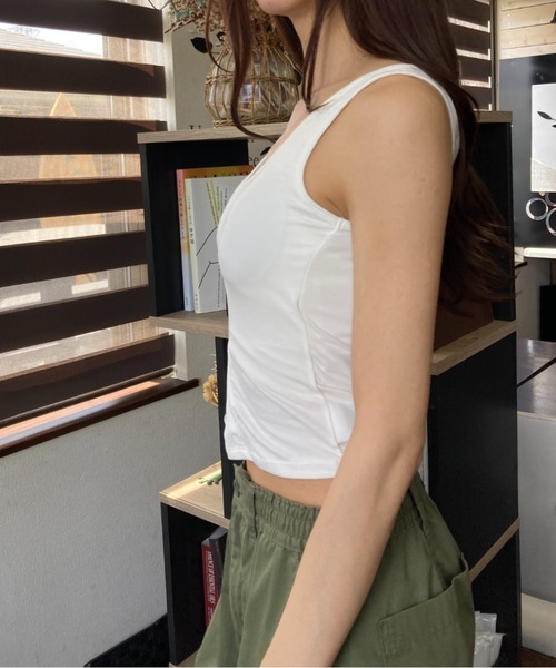 Loco Ocean(ロコオーシャン)の「ウエストボタンディテール 肌見せ Uネック タンクトップ 夏服(タンクトップ・レディース・ブラック/ホワイト/オレンジ・FREE)」の7枚目の写真