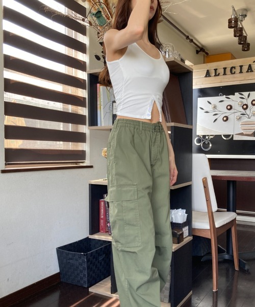 Loco Ocean(ロコオーシャン)の「ウエストボタンディテール 肌見せ Uネック タンクトップ 夏服(タンクトップ・レディース・ブラック/ホワイト/オレンジ・FREE)」の10枚目の写真