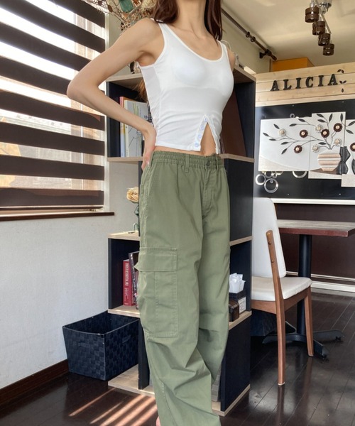 Loco Ocean(ロコオーシャン)の「ウエストボタンディテール 肌見せ Uネック タンクトップ 夏服(タンクトップ・レディース・ブラック/ホワイト/オレンジ・FREE)」の11枚目の写真