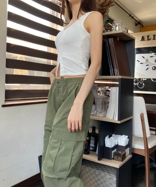 Loco Ocean(ロコオーシャン)の「ウエストボタンディテール 肌見せ Uネック タンクトップ 夏服(タンクトップ・レディース・ブラック/ホワイト/オレンジ・FREE)」の12枚目の写真