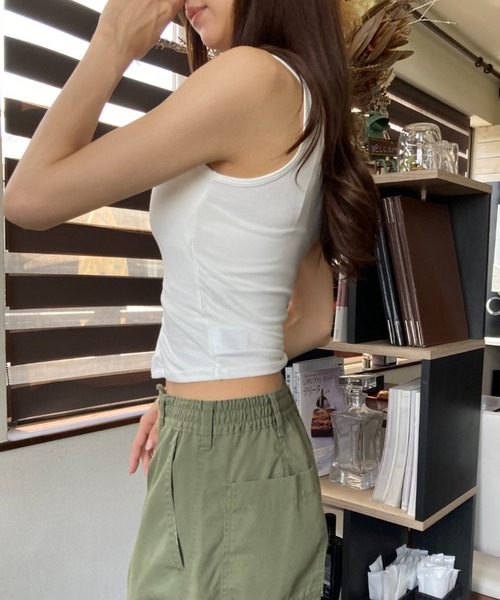 Loco Ocean(ロコオーシャン)の「ウエストボタンディテール 肌見せ Uネック タンクトップ 夏服(タンクトップ・レディース・ブラック/ホワイト/オレンジ・FREE)」の13枚目の写真