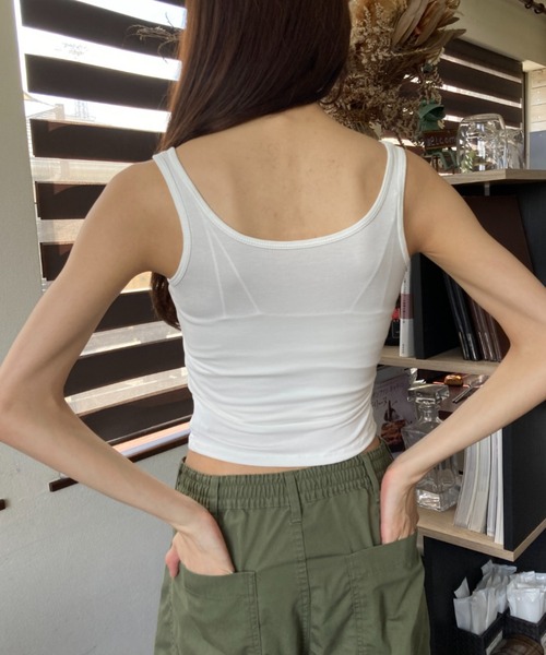 Loco Ocean(ロコオーシャン)の「ウエストボタンディテール 肌見せ Uネック タンクトップ 夏服(タンクトップ・レディース・ブラック/ホワイト/オレンジ・FREE)」の14枚目の写真