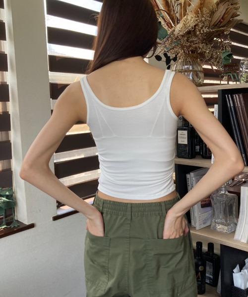 Loco Ocean(ロコオーシャン)の「ウエストボタンディテール 肌見せ Uネック タンクトップ 夏服(タンクトップ・レディース・ブラック/ホワイト/オレンジ・FREE)」の15枚目の写真