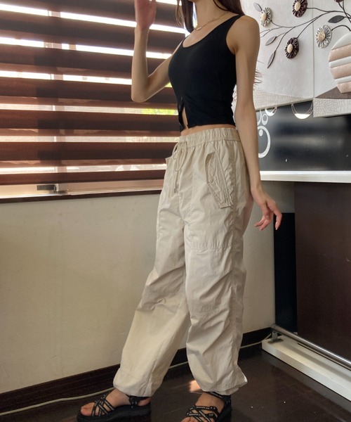 Loco Ocean(ロコオーシャン)の「ウエストボタンディテール 肌見せ Uネック タンクトップ 夏服(タンクトップ・レディース・ブラック/ホワイト/オレンジ・FREE)」の18枚目の写真