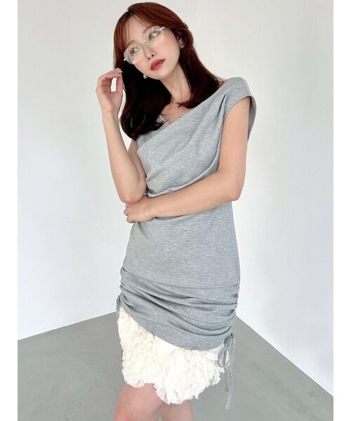 RESEXXY(リゼクシー)の「オフショルカットトップス(Tシャツ/カットソー・レディース・ホワイト/グレー/チャコールグレー・FREE)」の5枚目の写真