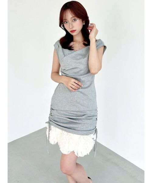 RESEXXY(リゼクシー)の「オフショルカットトップス(Tシャツ/カットソー・レディース・ホワイト/グレー/チャコールグレー・FREE)」の6枚目の写真