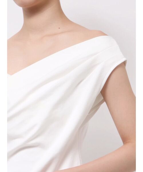 RESEXXY(リゼクシー)の「オフショルカットトップス(Tシャツ/カットソー・レディース・ホワイト/グレー/チャコールグレー・FREE)」の16枚目の写真