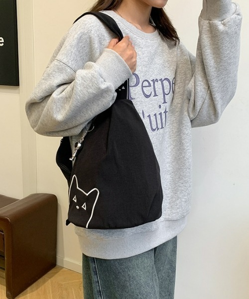 gossip!ロサンゼルス(ゴシップロサンゼルス)の「【Y2Kガーリー】軽量ワンショルダー/ボディバッグ(チャームなし)(ボディバッグ/ウエストポーチ・レディース・ブラック/カーキ・FREE)」の18枚目の写真