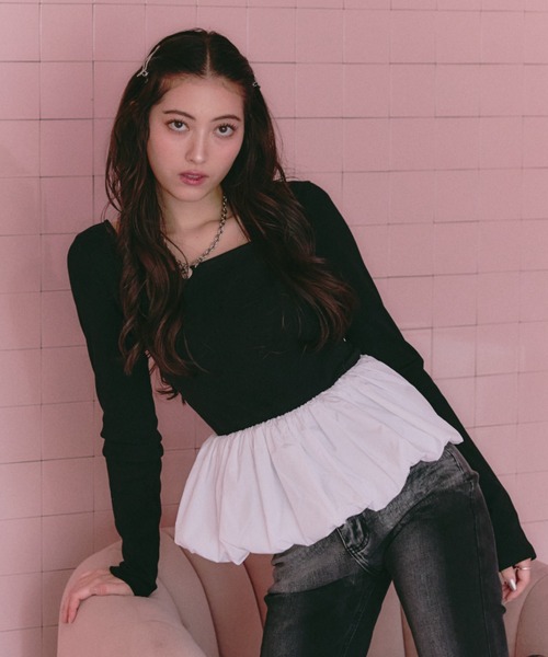 BLONDEY（ブロンディ）の「バックオープンリボンバルーンペプラム（Tシャツ/カットソー・レディース・ブラック/アイボリー・FREE）」の2枚目の写真