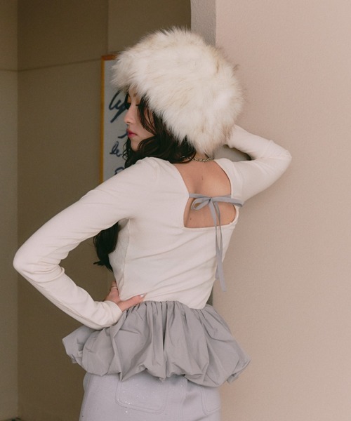 BLONDEY（ブロンディ）の「バックオープンリボンバルーンペプラム（Tシャツ/カットソー・レディース・ブラック/アイボリー・FREE）」の6枚目の写真