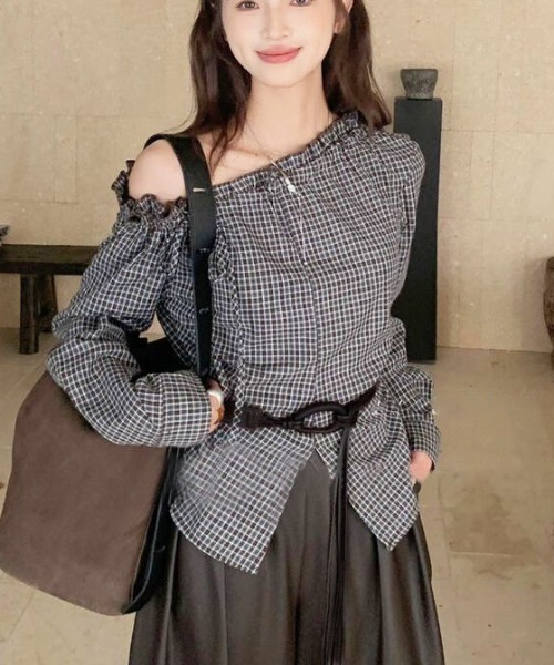 gossip！ロサンゼルス（ゴシップロサンゼルス）の「前後2way オフショルチェックパターントップス（シャツ/ブラウス・レディース・ブラウン/ネイビー・XL/L/M/S）」の13枚目の写真