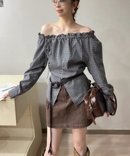 gossip！ロサンゼルス（ゴシップロサンゼルス）の「前後2way オフショルチェックパターントップス（シャツ/ブラウス・レディース・ブラウン/ネイビー・XL/L/M/S）」の17枚目の写真