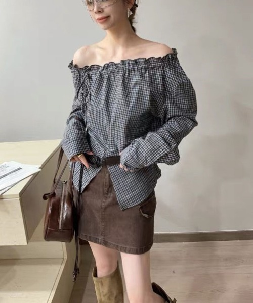 gossip！ロサンゼルス（ゴシップロサンゼルス）の「前後2way オフショルチェックパターントップス（シャツ/ブラウス・レディース・ブラウン/ネイビー・XL/L/M/S）」の18枚目の写真