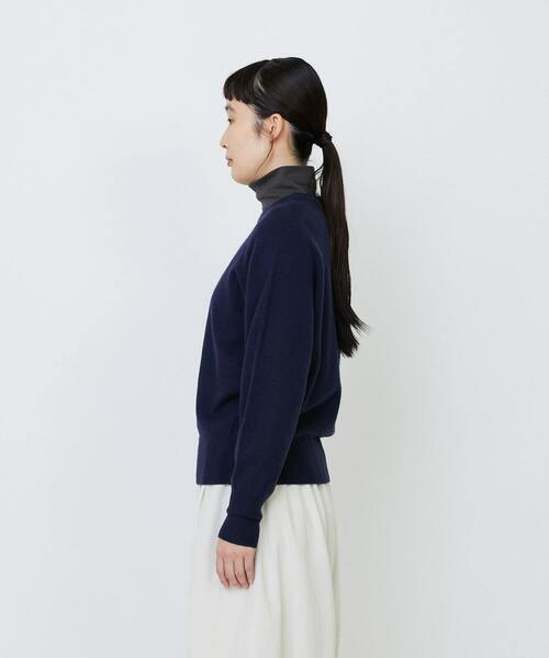 LOISIR(ロワズィール)の「インターシャニットプルオーバー(ニット/セーター・レディース・マスタード/ネイビー・FREE)」の9枚目の写真