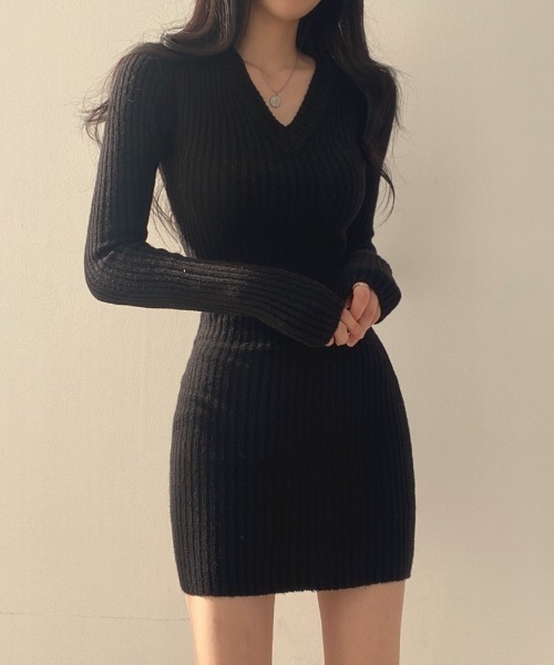 semuse(セミューズ)の「Vネックリブ編みニットタイトミニワンピース(ワンピース・レディース・ライトベージュ/ブラック/グレー・FREE)」の13枚目の写真