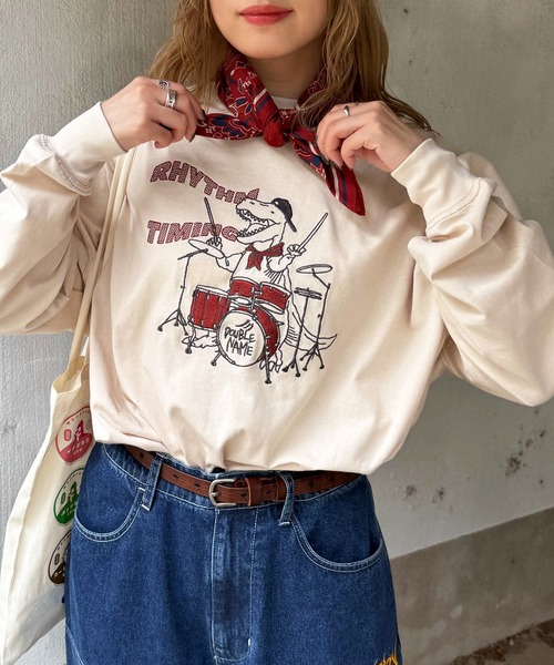 DOUBLE NAME（ダブルネーム）の「バンドを組みたい恐竜刺しゅうロンTEE（Tシャツ/カットソー・レディース・レッド/ブラック/オフホワイト/ネイビー・FREE）」の9枚目の写真