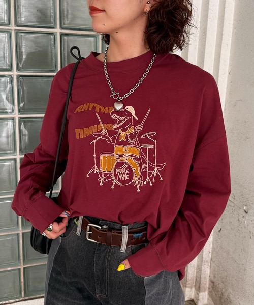 DOUBLE NAME（ダブルネーム）の「バンドを組みたい恐竜刺しゅうロンTEE（Tシャツ/カットソー・レディース・レッド/ブラック/オフホワイト/ネイビー・FREE）」の12枚目の写真
