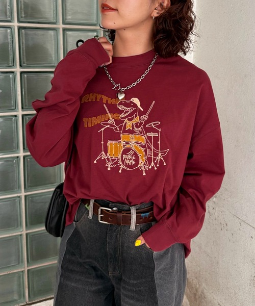 DOUBLE NAME（ダブルネーム）の「バンドを組みたい恐竜刺しゅうロンTEE（Tシャツ/カットソー・レディース・レッド/ブラック/オフホワイト/ネイビー・FREE）」の13枚目の写真
