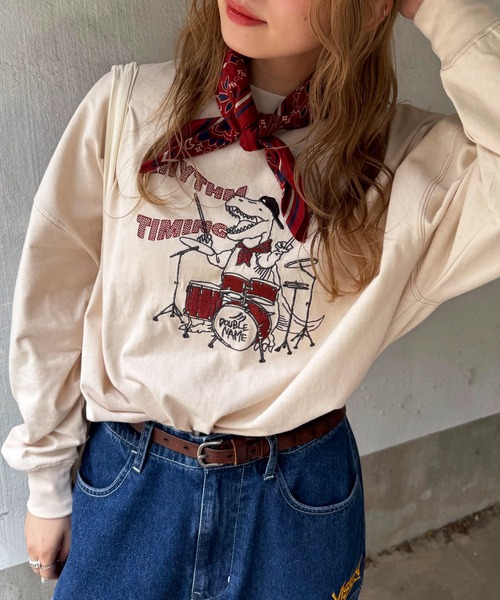 DOUBLE NAME（ダブルネーム）の「バンドを組みたい恐竜刺しゅうロンTEE（Tシャツ/カットソー・レディース・レッド/ブラック/オフホワイト/ネイビー・FREE）」の21枚目の写真