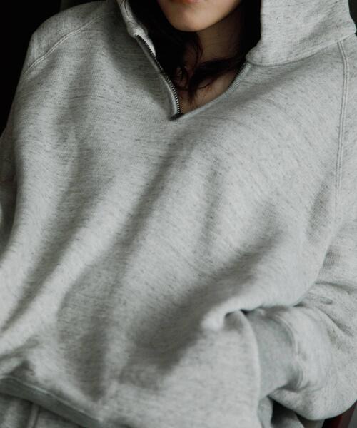 URBAN RESEARCH（アーバンリサーチ）の「UNDYED SWEAT H/Z PARKA（パーカー・メンズ・ライトグレー・3/4）」の2枚目の写真