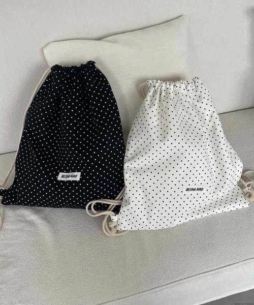 TONE SELECT GOODS（トーンセレクトグッズ）の「Liaa/ドット柄 ナップサック リュック A18702（バックパック/リュック・レディース・ホワイト/ブラック・FREE）」の5枚目の写真