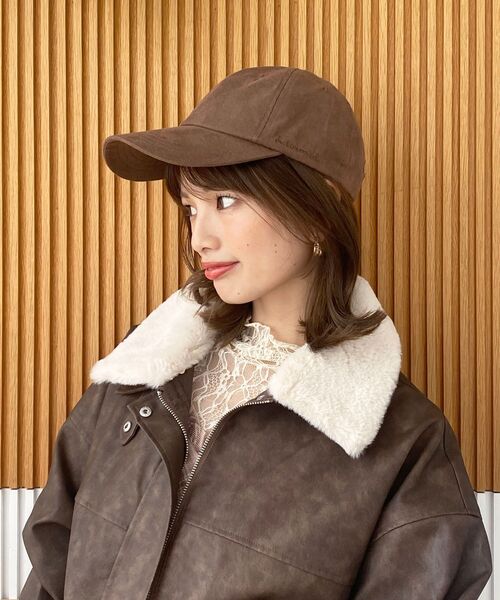 MAJESTIC LEGON（マジェスティックレゴン）の「フェイクスエードロングブリムキャップ（キャップ・レディース・グレイッシュベージュ/ベージュ/ブラウン・FREE）」の2枚目の写真