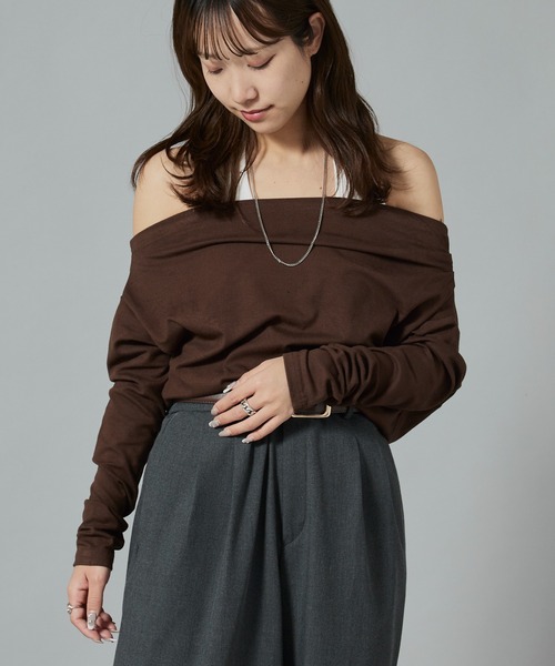 Chick（チック）の「Faux Layered Off-Shoulder Tops / フェイクレイヤード  オフショルダートップス（Tシャツ/カットソー・レディース・ブラック/ブラウン/グレー・FREE）」の3枚目の写真