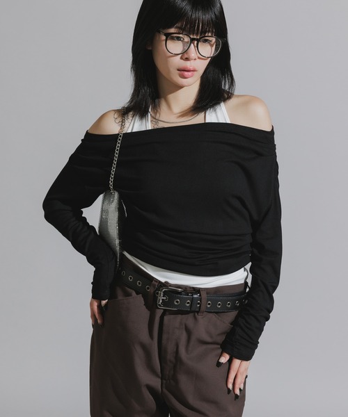 Chick（チック）の「Faux Layered Off-Shoulder Tops / フェイクレイヤード  オフショルダートップス（Tシャツ/カットソー・レディース・ブラック/ブラウン/グレー・FREE）」の4枚目の写真