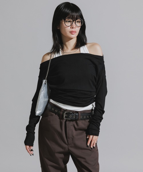 Chick（チック）の「Faux Layered Off-Shoulder Tops / フェイクレイヤード  オフショルダートップス（Tシャツ/カットソー・レディース・ブラック/ブラウン/グレー・FREE）」の5枚目の写真