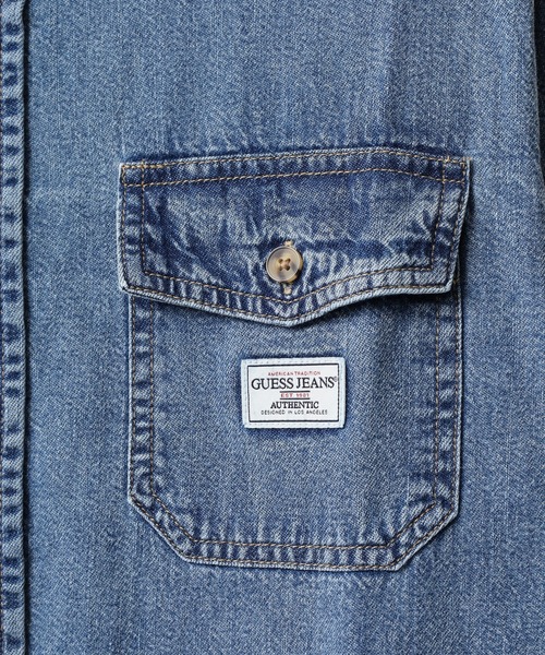 GUESS JEANS(ゲスジーンズ)の「GUESS JEANS GJ REGULAR LS DENIM SHIRT ゲス 長袖デニムシャツ(シャツ/ブラウス・メンズ・ライトインディゴブルー・M/S/XL/L)」の7枚目の写真