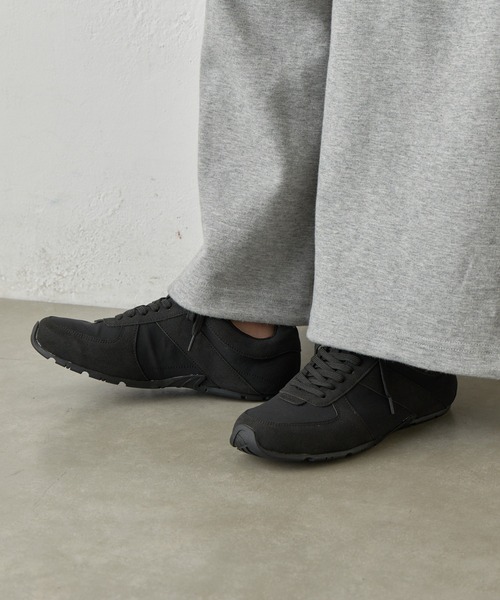 COLONY 2139（コロニートゥーワンスリーナイン）の「ナイロン×スエードスニーカー（スニーカー・レディース・ブラック・MEDIUM/LARGE）」の3枚目の写真