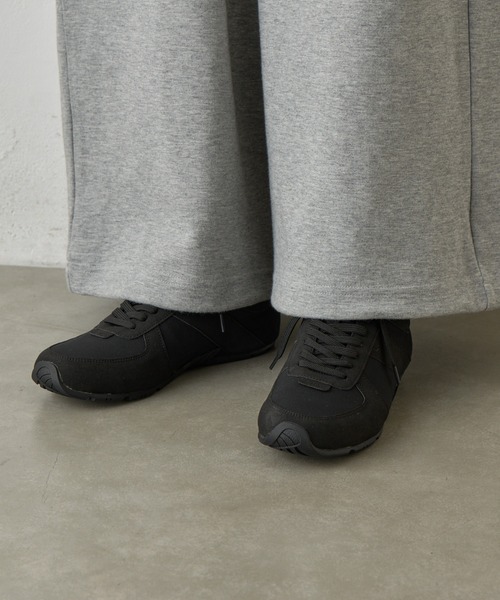 COLONY 2139（コロニートゥーワンスリーナイン）の「ナイロン×スエードスニーカー（スニーカー・レディース・ブラック・MEDIUM/LARGE）」の4枚目の写真