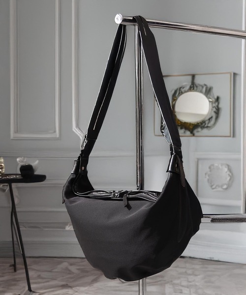 1111clothing(ワンフォークロージング)の「ワンショルダーバッグ / One-shoulder bag(ショルダーバッグ・メンズ・ブラック系1/ブラック系2・ONESIZE)」の2枚目の写真