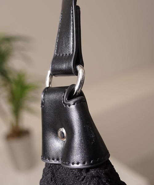 1111clothing(ワンフォークロージング)の「ワンショルダーバッグ / One-shoulder bag(ショルダーバッグ・メンズ・ブラック系1/ブラック系2・ONESIZE)」の14枚目の写真