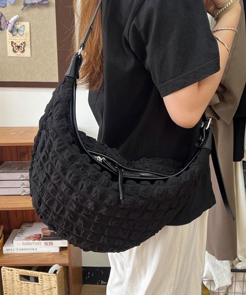 1111clothing(ワンフォークロージング)の「ワンショルダーバッグ / One-shoulder bag(ショルダーバッグ・メンズ・ブラック系1/ブラック系2・ONESIZE)」の4枚目の写真