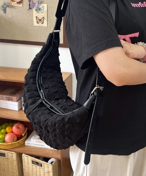 1111clothing(ワンフォークロージング)の「ワンショルダーバッグ / One-shoulder bag(ショルダーバッグ・メンズ・ブラック系1/ブラック系2・ONESIZE)」の5枚目の写真