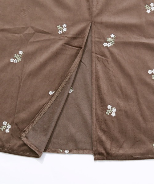 Rejoule(リジュール)の「花柄 刺繍 ベロアキャミワンピース(ワンピース・レディース・ブラウン/ブラック・S/M)」の16枚目の写真