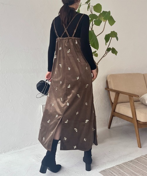 Rejoule(リジュール)の「花柄 刺繍 ベロアキャミワンピース(ワンピース・レディース・ブラウン/ブラック・S/M)」の10枚目の写真