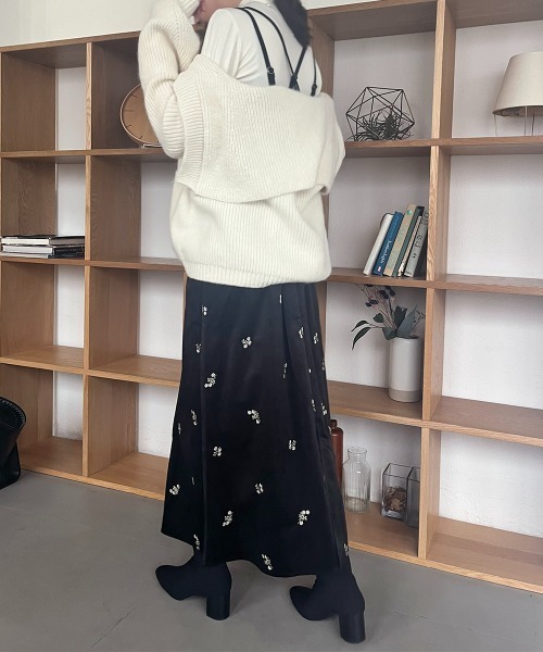 Rejoule(リジュール)の「花柄 刺繍 ベロアキャミワンピース(ワンピース・レディース・ブラウン/ブラック・S/M)」の6枚目の写真