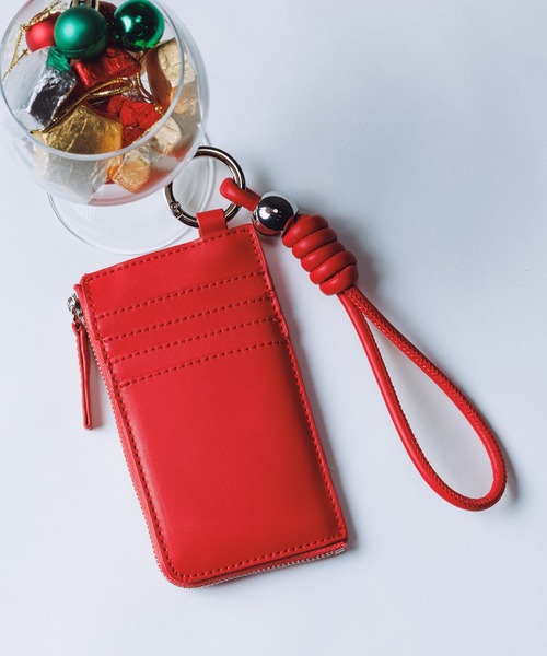 ADAM ET ROPE'(アダムエロペ)の「【WEB限定】カードケース付きチャームストラップ(カードケース・レディース・ブラウン/レッド/ブラック/シルバー・FREE)」の3枚目の写真