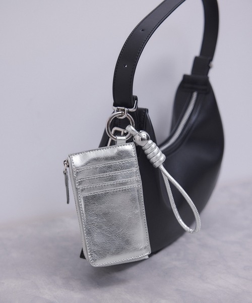 ADAM ET ROPE'(アダムエロペ)の「【WEB限定】カードケース付きチャームストラップ(カードケース・レディース・ブラウン/レッド/ブラック/シルバー・FREE)」の5枚目の写真