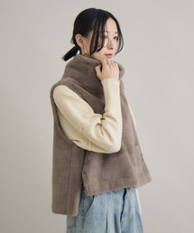 Paradise Picnic（パラダイスピクニック）の「CYAN バックオーバーハイネックファーベスト（ベスト）」