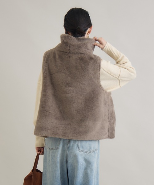 Paradise Picnic（パラダイスピクニック）の「CYAN バックオーバーハイネックファーベスト（ベスト・レディース・モカ/グレイッシュベージュ/ブラック・FREE）」の10枚目の写真